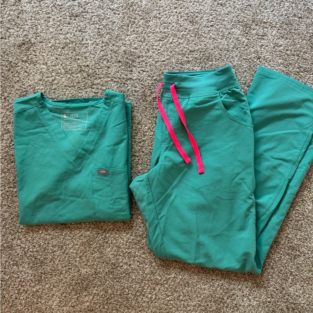 FIGS Surgical Green Scrub Set